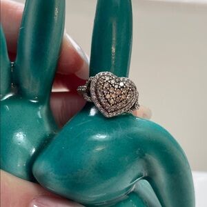 Elegant champagne and diamond 10karat gold Heart Ring